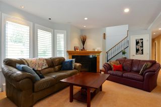 Photo 3: 15736 MOUNTAIN VIEW DRIVE in Surrey: Grandview Surrey House for sale (South Surrey White Rock)  : MLS®# R2095102