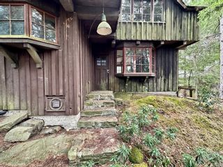 Photo 2: 2618 Lighthouse Lane in Pender Island: GI Pender Island House for sale (Gulf Islands)  : MLS®# 941462