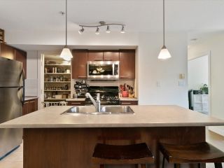 Photo 2: 309 2525 BLENHEIM Street in Vancouver: Kitsilano Condo for sale in "The Mack" (Vancouver West)  : MLS®# R2798595