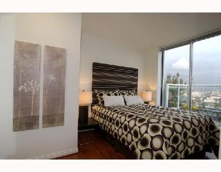 Photo 5: 2405 550 TAYLOR Street in Vancouver: Downtown VW Condo for sale in "THE TAYLOR" (Vancouver West)  : MLS®# V699646