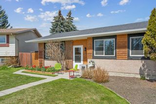 Main Photo: 32 Penworth Green SE in Calgary: Penbrooke Meadows Detached for sale : MLS®# A2127240