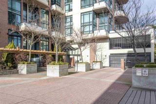 Photo 3: 503 10 RENAISSANCE Square in New Westminster: Quay Condo for sale in "MURANO LOFTS" : MLS®# R2535946