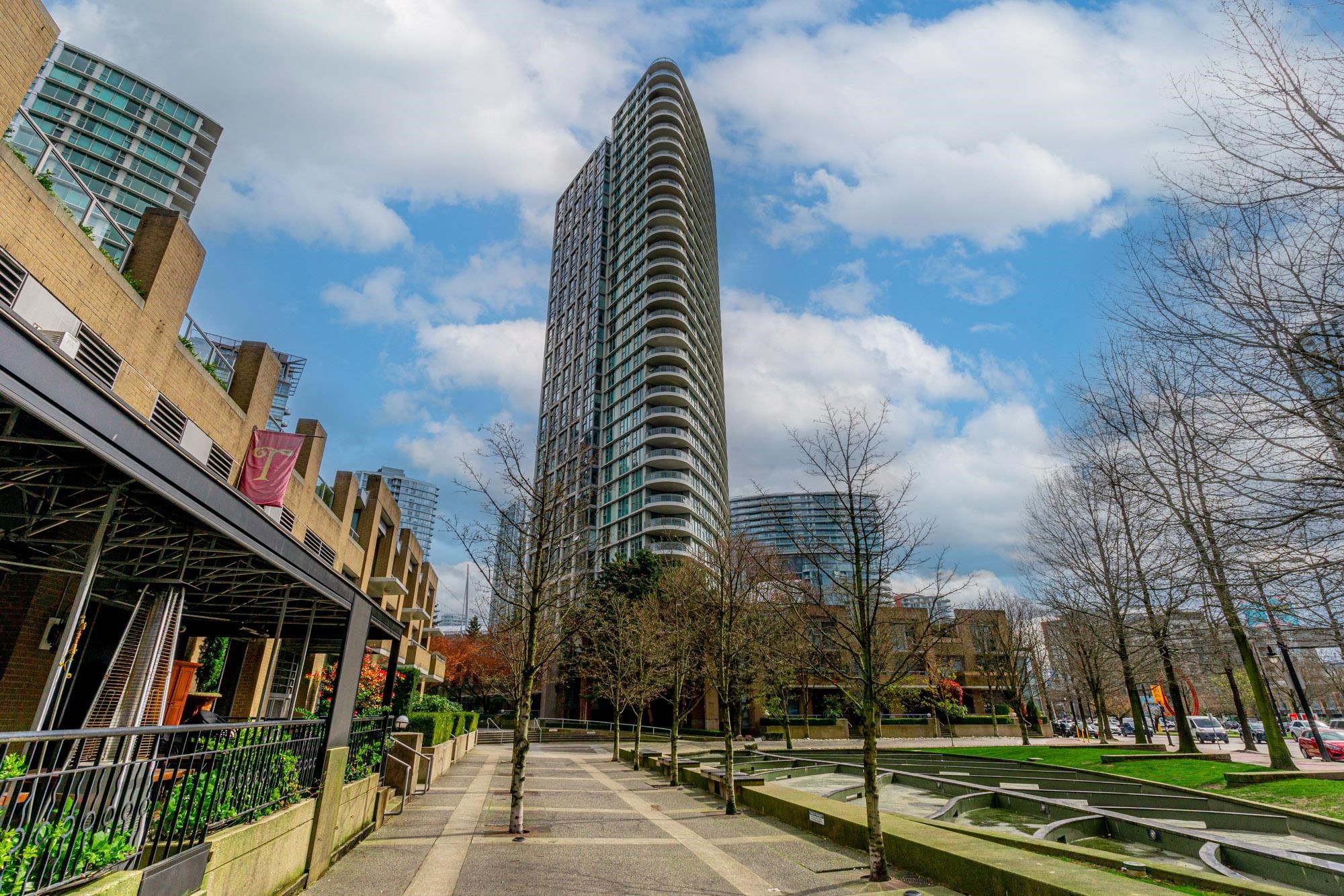 Main Photo: 903 1009 EXPO Boulevard in Vancouver: Yaletown Condo for sale (Vancouver West)  : MLS®# R2770358