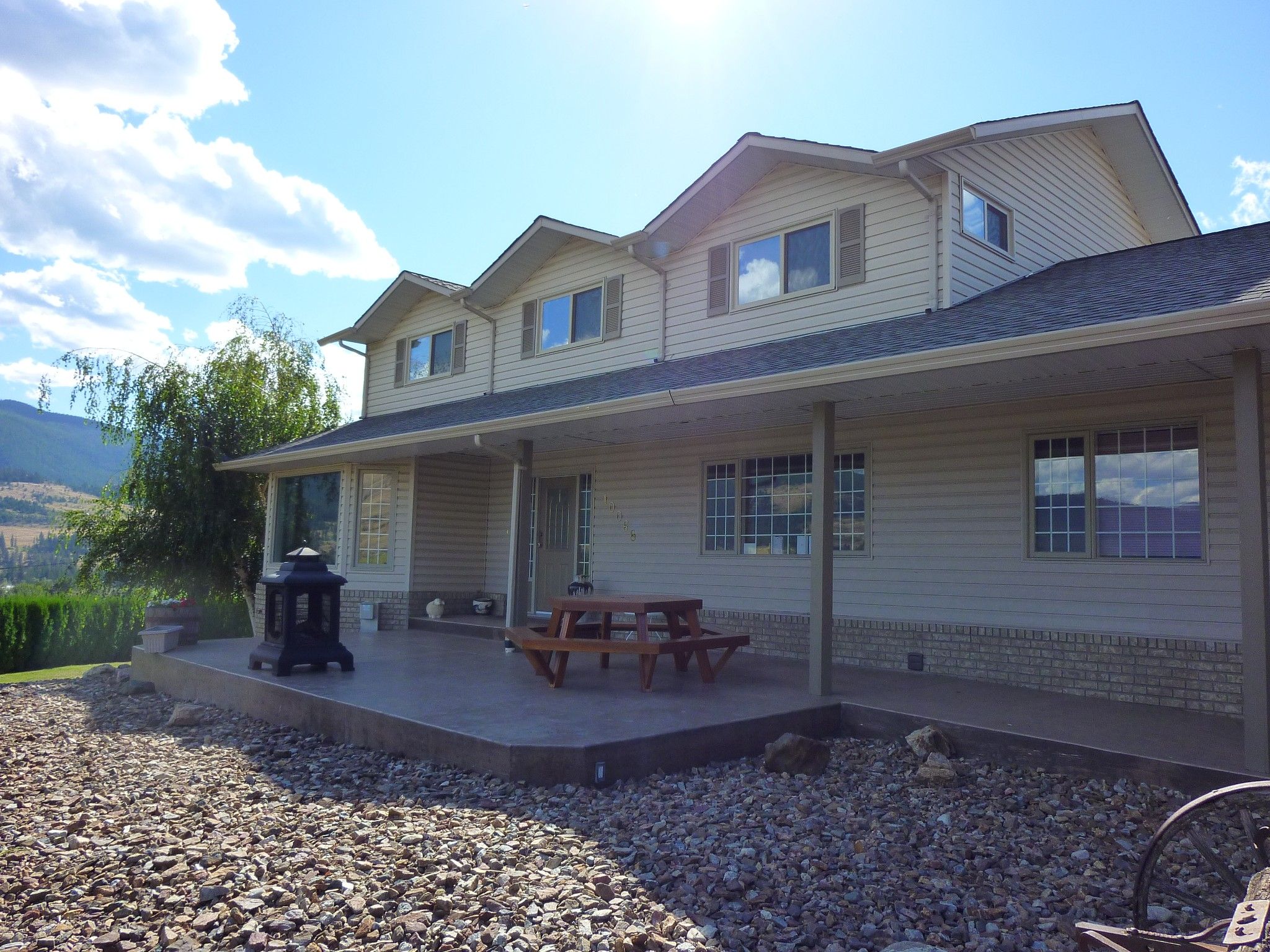Main Photo: 10068 Grey Road in Coldstream: Mun of Coldstream House for sale (North Okanagan)  : MLS®# 10087849