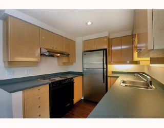 Photo 2: 1502 1009 EXPO Boulevard in Vancouver: Downtown VW Condo for sale in "LANDMARK 33" (Vancouver West)  : MLS®# V680406