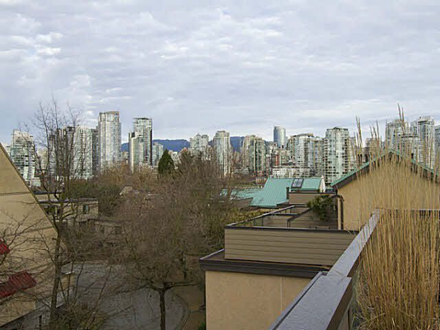 Main Photo: 714 MILLYARD in Vancouver: False Creek Townhouse for sale in "CREEK VILLAGE" (Vancouver West)  : MLS®# V1105859
