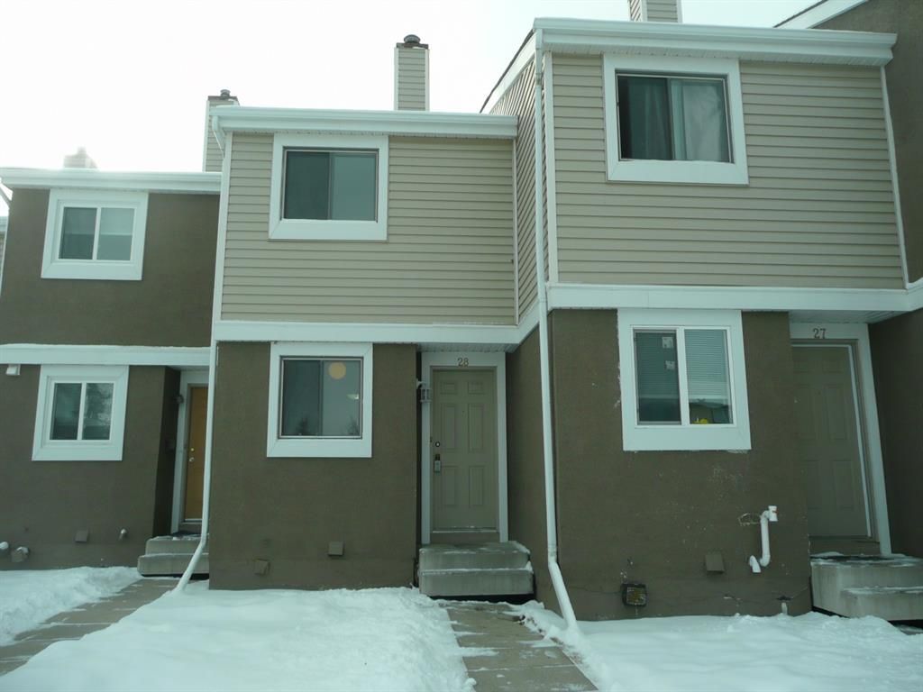Main Photo: 28 3032 Rundleson Road NE in Calgary: Rundle Row/Townhouse for sale : MLS®# A1064141