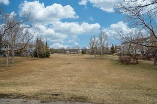 Photo 3: 269 Somerside Park SW in Calgary: Somerset Detached for sale : MLS®# A1208469