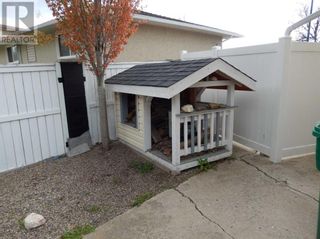 Photo 7: 709 7 Street N in Lethbridge: House for sale : MLS®# A2130163