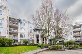 Photo 7: 302 20200 54A Avenue in Langley: Langley City Condo for sale in "Montery Grande" : MLS®# R2754008