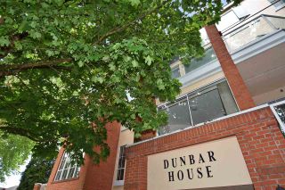 Photo 2: 301 3621 W 26TH Avenue in Vancouver: Dunbar Condo for sale in "DUNBAR HOUSE" (Vancouver West)  : MLS®# R2275235