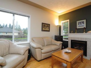 Photo 3: 201 2727 1st St in COURTENAY: CV Courtenay City Row/Townhouse for sale (Comox Valley)  : MLS®# 716740
