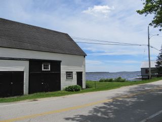 Photo 5: 8768 Hwy 331 in Voglers Cove: 405-Lunenburg County Residential for sale (South Shore)  : MLS®# 202213579