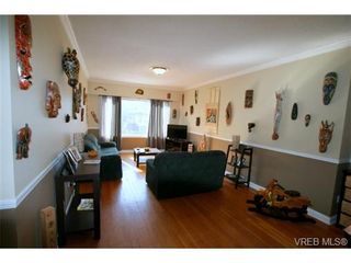 Photo 10: 553 Raynor Ave in VICTORIA: VW Victoria West Triplex for sale (Victoria West)  : MLS®# 683151
