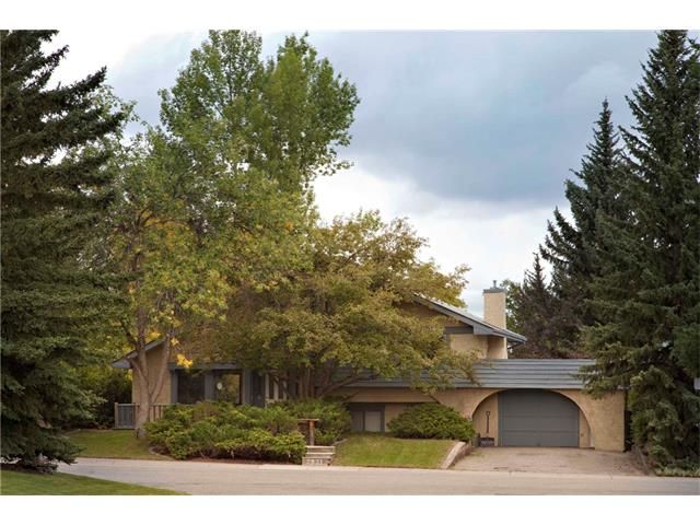 Main Photo: 2831 OAKWOOD Drive SW in Calgary: Oakridge House for sale : MLS®# C4079532