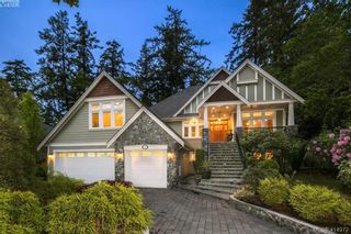 Photo 1: 1017 Valewood Trail in VICTORIA: SE Broadmead House for sale (Saanich East)  : MLS®# 823137
