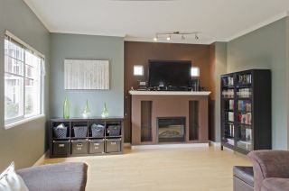 Photo 4: 34 1108 RIVERSIDE Close in Port Coquitlam: Riverwood Townhouse for sale in "HERITAGE MEADOWS" : MLS®# R2078711