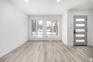 Photo 2: 10509 80 Street in Edmonton: Zone 19 House Half Duplex for sale : MLS®# E4377347