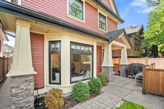 Photo 2: 1046 E 12TH Avenue in Vancouver: Mount Pleasant VE 1/2 Duplex for sale (Vancouver East)  : MLS®# R2632100