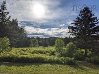 Photo 2: 347 Middle River Road in Chester Basin: 405-Lunenburg County Residential for sale (South Shore)  : MLS®# 202215443