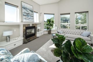 Photo 8: 233 SLOPEVIEW Drive SW in Calgary: Springbank Hill Detached for sale : MLS®# A1258718