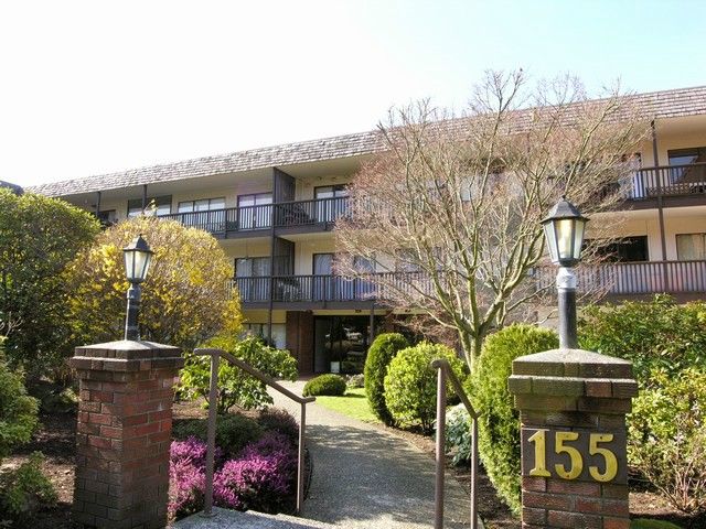 Main Photo: 312 155 E 5TH Street in North Vancouver: Lower Lonsdale Condo for sale in "Winchester Estates" : MLS®# V1023785