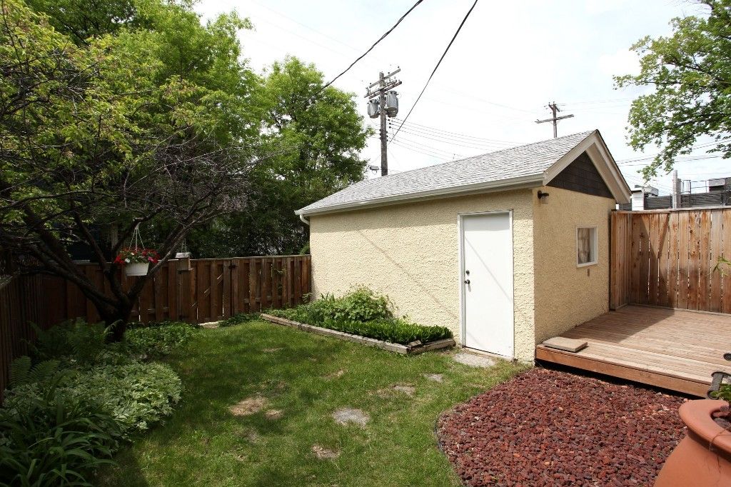 Photo 36: Photos: 228 Lenore Street in Winnipeg: Wolseley Single Family Detached for sale (West Winnipeg)  : MLS®# 1413025