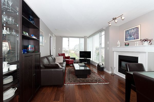 Photo 2: Photos: 805 1633 W 8TH Avenue in Vancouver: Fairview VW Condo for sale (Vancouver West)  : MLS®# V972144