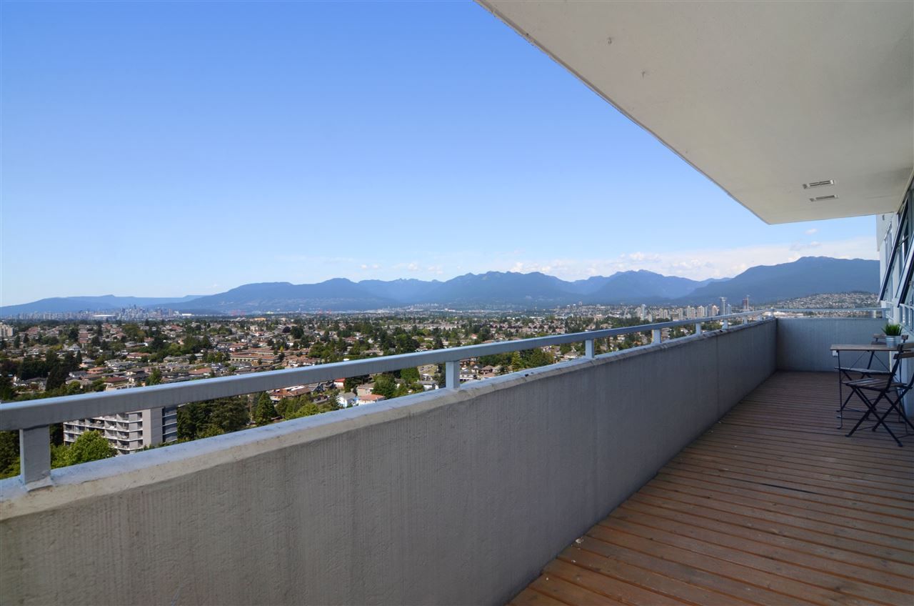 Main Photo: 2104 5652 PATTERSON Avenue in Burnaby: Central Park BS Condo for sale in "CENTRAL PARK PLACE" (Burnaby South)  : MLS®# R2096652