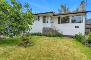 Photo 2: 1018 Tolmie Ave in Saanich: SE Quadra House for sale (Saanich East)  : MLS®# 925048
