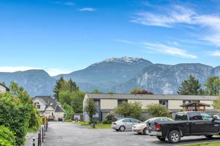 Main Photo: 22 38455 WILSON Crescent in Squamish: Dentville Townhouse for sale in "Wilson Village" : MLS®# R2756613