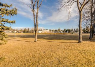 Photo 2: 2448 Palisade Drive SW in Calgary: Palliser Detached for sale : MLS®# A1159386