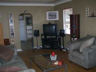 Photo 4:  in CALGARY: Renfrew Regal Terrace Residential Detached Single Family for sale (Calgary)  : MLS®# C3159510