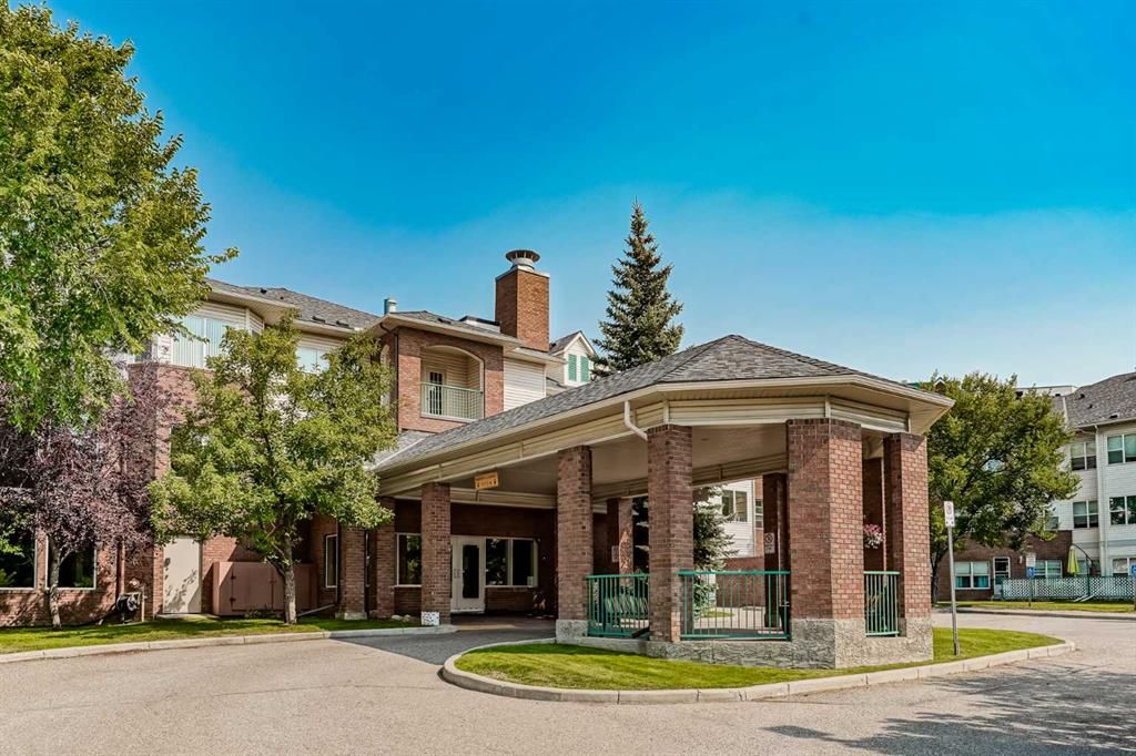 Main Photo: 217 1920 14 Avenue NE in Calgary: Mayland Heights Apartment for sale : MLS®# A2076564