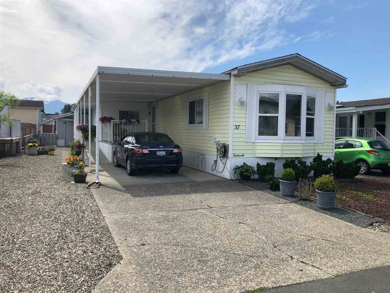 Main Photo: 37 9055 ASHWELL Road in Chilliwack: Chilliwack W Young-Well Manufactured Home for sale : MLS®# R2389074