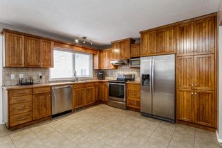 Photo 8: 608 Willacy Drive SE in Calgary: Willow Park Detached for sale : MLS®# A1050257