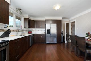 Photo 5: 210 Regina Ave in Saanich: SW Tillicum House for sale (Saanich West)  : MLS®# 867479