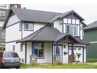 Photo 1: 639 Treanor Ave in VICTORIA: La Thetis Heights House for sale (Langford)  : MLS®# 671823