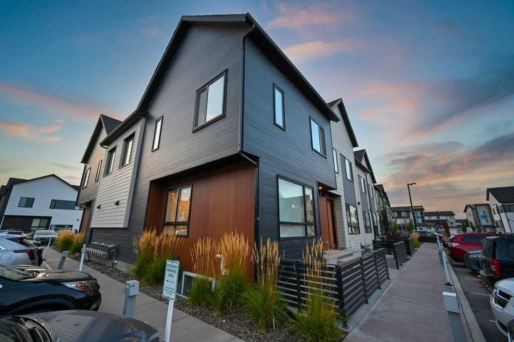 Main Photo: 125 Redstone Crescent NE in Calgary: Redstone Row/Townhouse for sale : MLS®# A2080193
