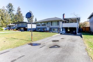 Photo 3: 827 RONDEAU Street in Coquitlam: Harbour Place House for sale : MLS®# R2658826
