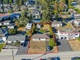 Photo 1: 2173 LORRAINE Avenue in Coquitlam: Central Coquitlam House for sale : MLS®# R2726753