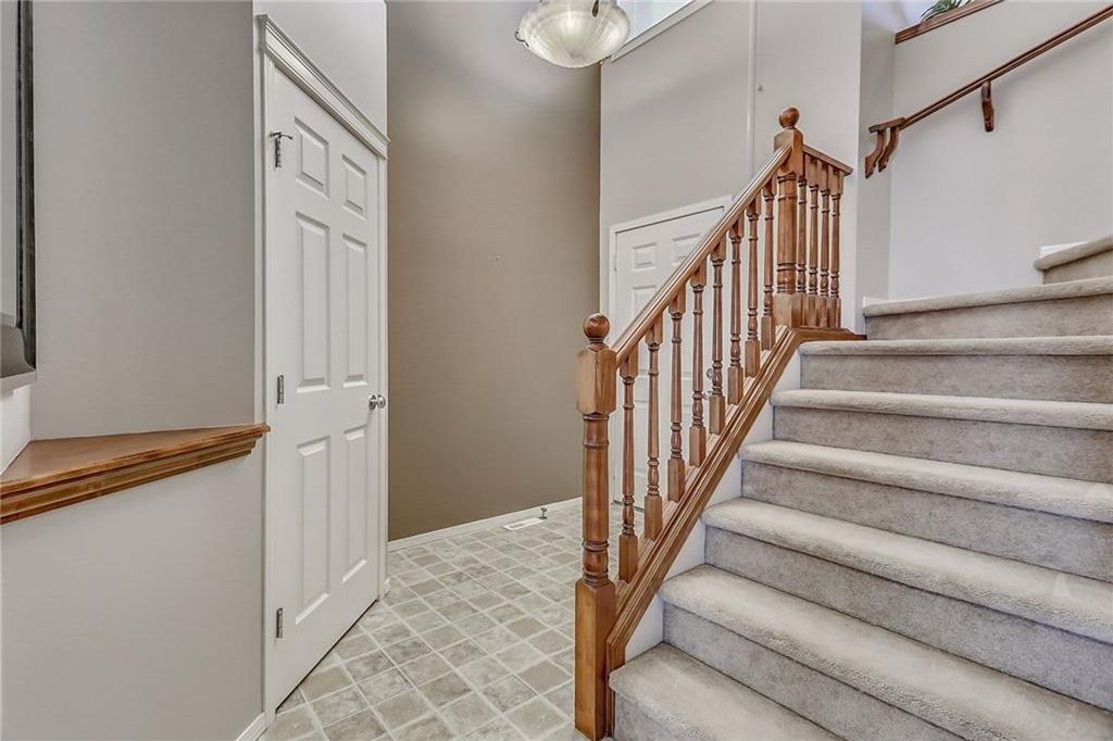 Photo 3: Photos: 82 COVEWOOD Circle NE in Calgary: Coventry Hills House for sale : MLS®# C4141062