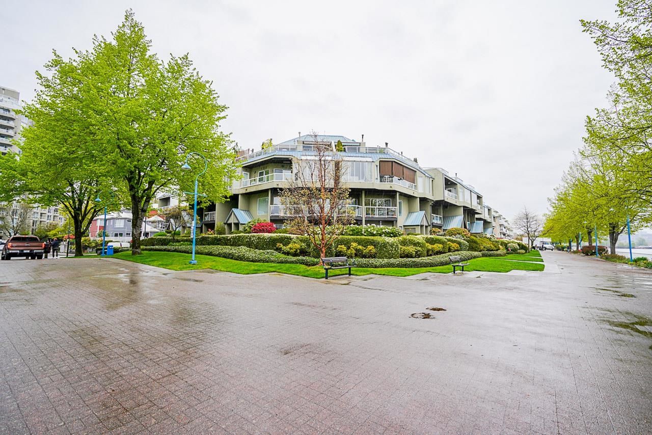 Main Photo: 214 31 RELIANCE Court in New Westminster: Quay Condo for sale : MLS®# R2683543