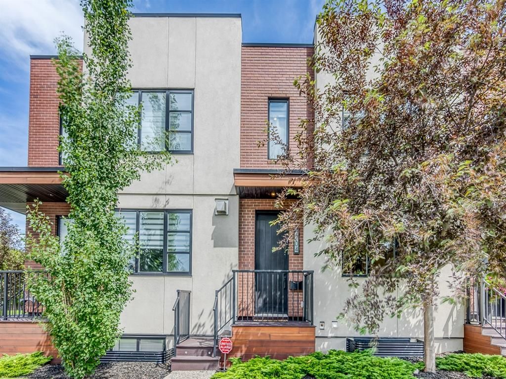 Main Photo: 2704 22 Street SW in Calgary: Richmond Row/Townhouse for sale : MLS®# A2002640