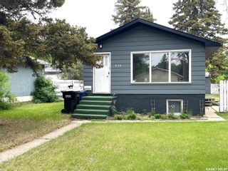 Photo 2: 454 Montreal Avenue South in Saskatoon: Meadowgreen Residential for sale : MLS®# SK966629