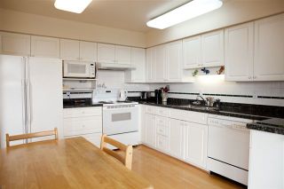 Photo 6: 35 2236 FOLKESTONE Way in West Vancouver: Panorama Village Home for sale ()  : MLS®# V952092