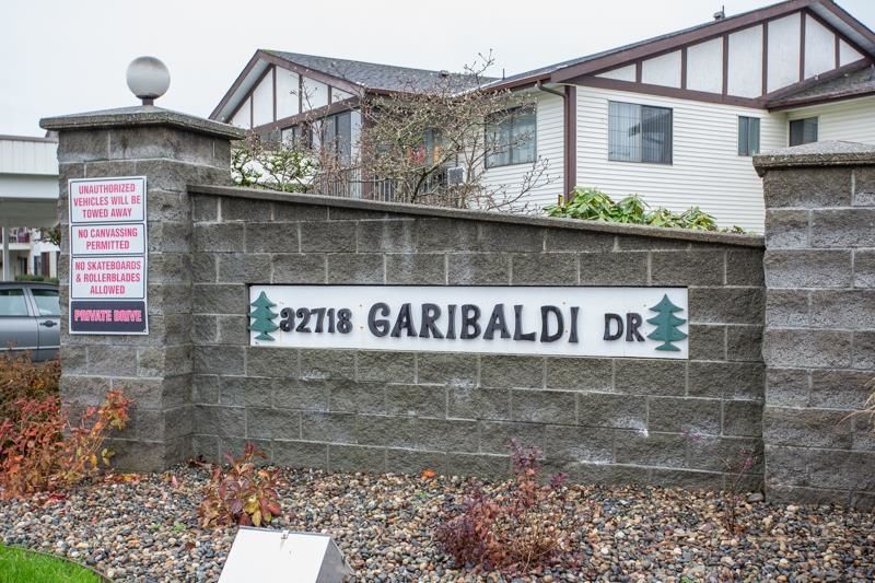 Photo 2: Photos: 62 32718 GARIBALDI Drive in Abbotsford: Abbotsford West Townhouse for sale in "FIRCREST ESTATES" : MLS®# R2636241