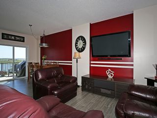 Photo 12: 451 HILLCREST Circle SW: Airdrie House for sale