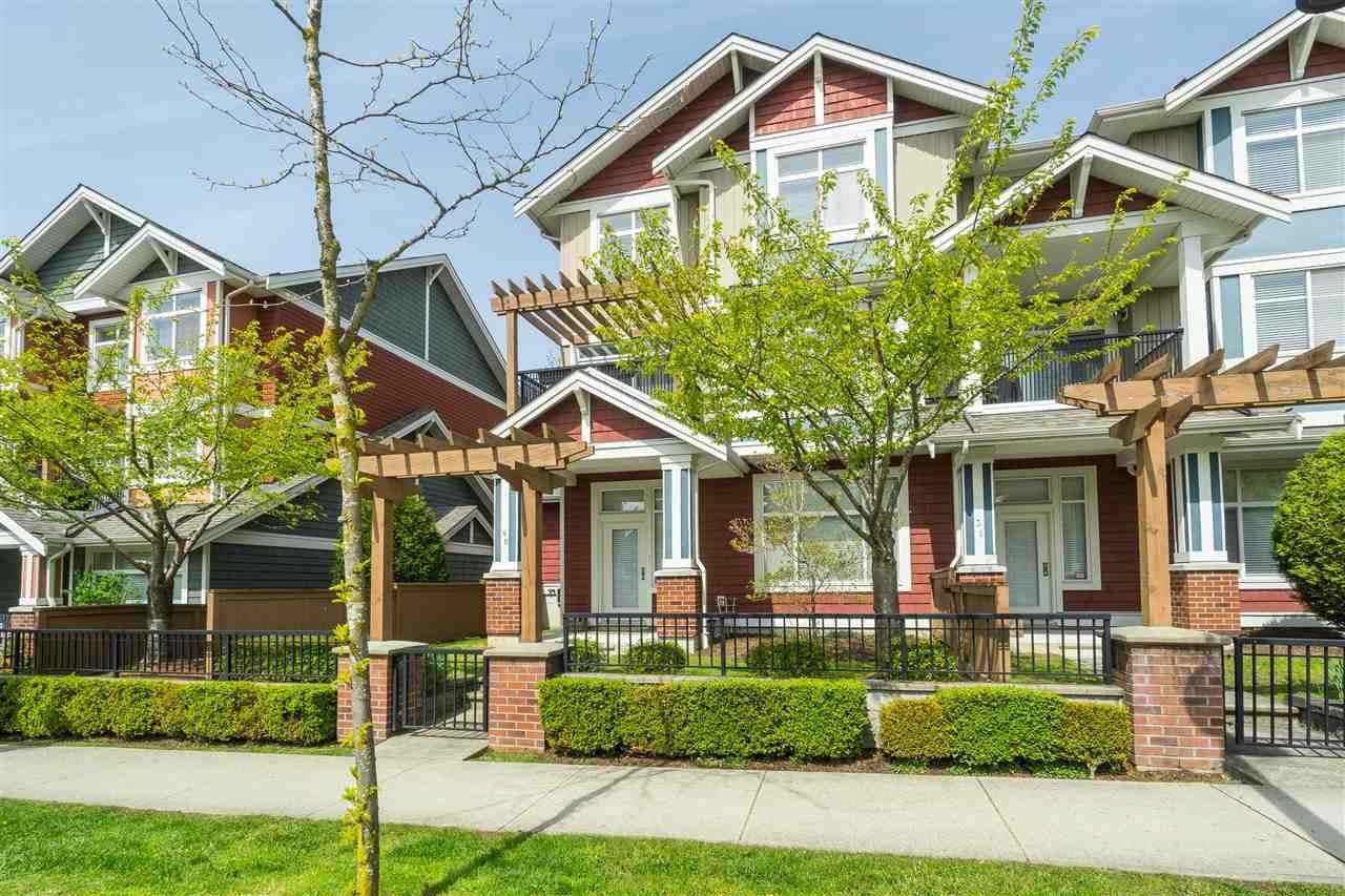 Main Photo: 40 6036 164 Street in Surrey: Cloverdale BC Townhouse for sale in "ARBOUR VILLAGE" (Cloverdale)  : MLS®# R2363902