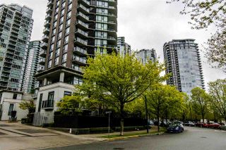 Photo 2: 2103 583 BEACH Crescent in Vancouver: Yaletown Condo for sale in "PARK WEST TWO" (Vancouver West)  : MLS®# R2361220